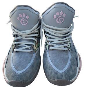 Nike Beige and Cream high top size 7 Youth or 8.5 woman Kyrie Erving edition